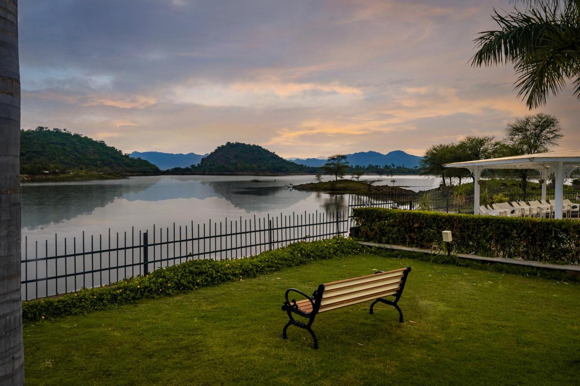 Tatsaraasa Resort & Spa, Udaipur Esterno foto