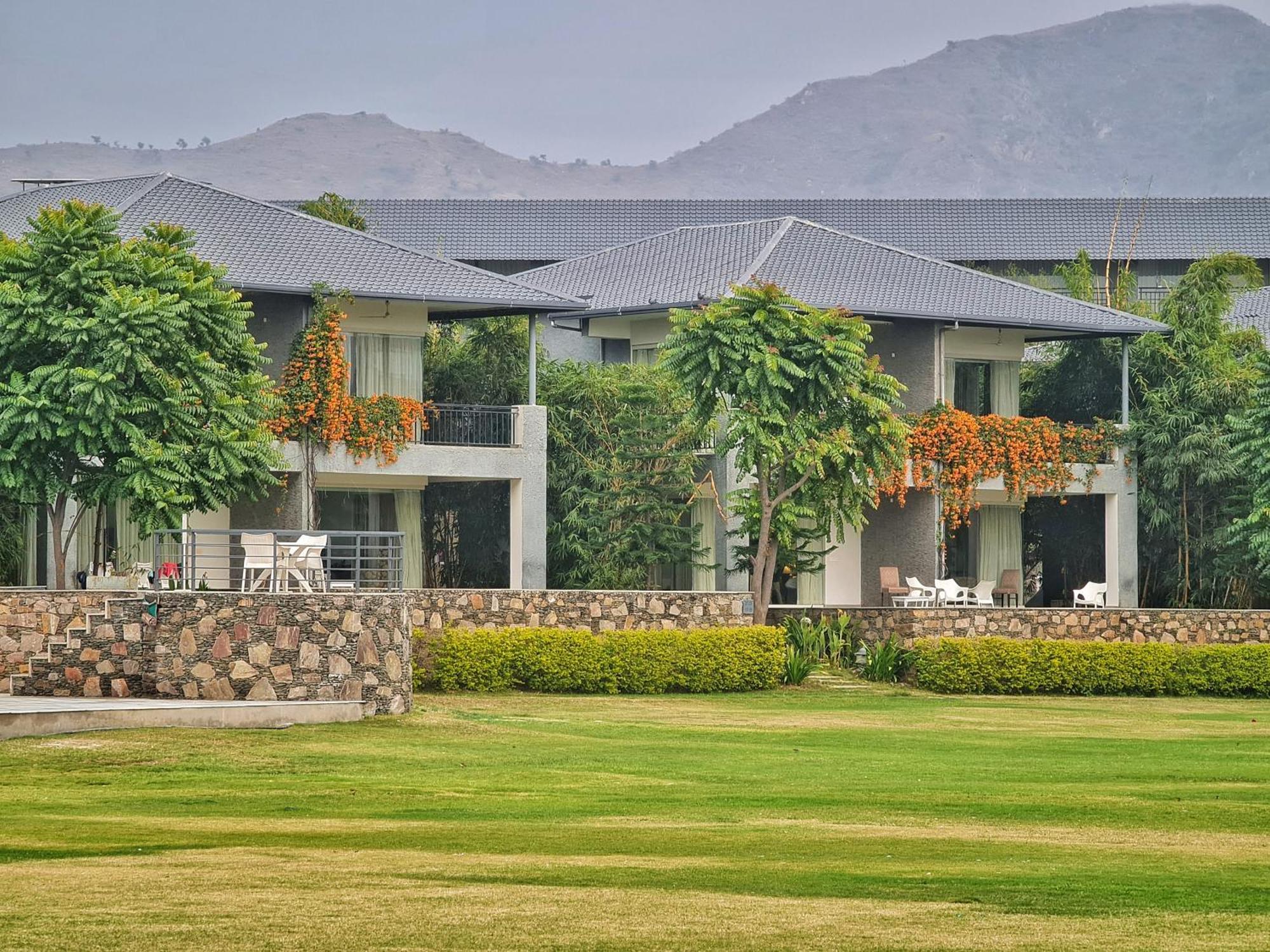 Tatsaraasa Resort & Spa, Udaipur Esterno foto